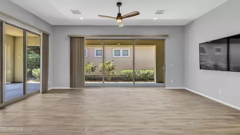 Living - 51657 Rolling Green Ct, Indio, CA 92201 photo 2 of 6