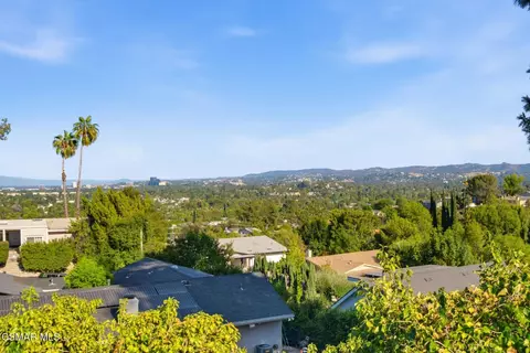 6652 Daryn Dr, West Hills, CA 91307