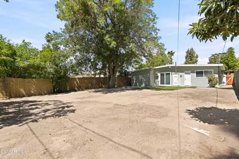 Exterior - 4328 Shopping Ln, Simi Valley, CA 93063 photo 6 of 8