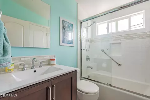 Bath - 118 Lear Cir, Thousand Oaks, CA 91360 photo 2 of 2