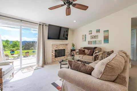 Living - 118 Lear Cir, Thousand Oaks, CA 91360 photo 1 of 2