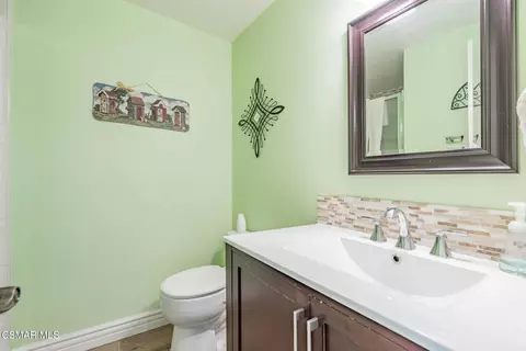 Bath - 118 Lear Cir, Thousand Oaks, CA 91360 photo 1 of 2