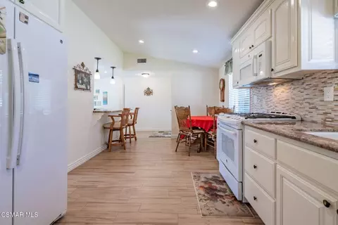 Kitchen - 118 Lear Cir, Thousand Oaks, CA 91360 photo 2 of 2