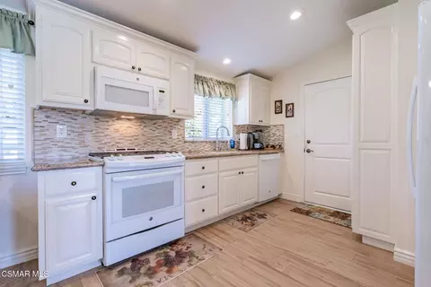 Kitchen - 118 Lear Cir, Thousand Oaks, CA 91360 photo 1 of 2