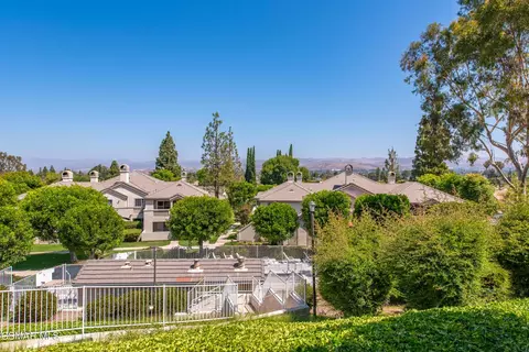 Exterior - 1245 Fitzgerald Rd #E, Simi Valley, CA 93065 photo 7 of 10