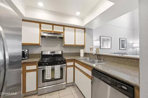Kitchen - 1245 Fitzgerald Rd #E, Simi Valley, CA 93065 photo 1 of 2