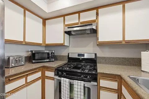 Kitchen - 1245 Fitzgerald Rd #E, Simi Valley, CA 93065 photo 2 of 2