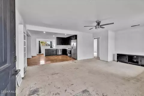 Living - 6877 Pine Ave, Twentynine Palms, CA 92277 photo 1 of 3