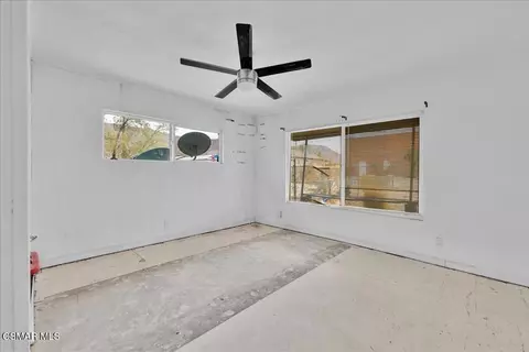Bedroom - 6877 Pine Ave, Twentynine Palms, CA 92277 photo 4 of 7