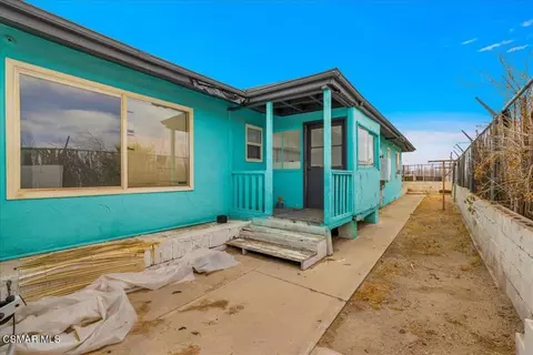 Exterior - 6877 Pine Ave, Twentynine Palms, CA 92277 photo 5 of 7