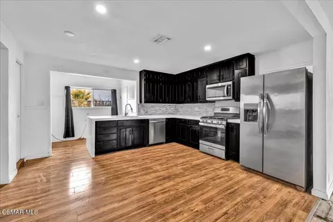Kitchen - 6877 Pine Ave, Twentynine Palms, CA 92277 photo 3 of 4