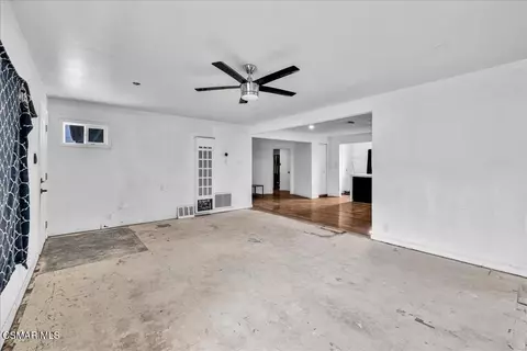 Living - 6877 Pine Ave, Twentynine Palms, CA 92277 photo 3 of 3