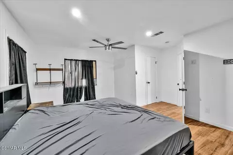 Bedroom - 6877 Pine Ave, Twentynine Palms, CA 92277 photo 2 of 7