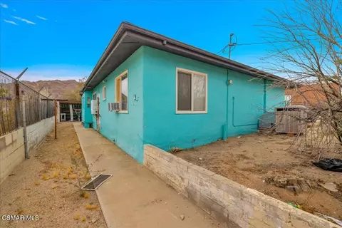 Exterior - 6877 Pine Ave, Twentynine Palms, CA 92277 photo 6 of 7
