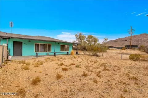 Exterior - 6877 Pine Ave, Twentynine Palms, CA 92277 photo 3 of 7