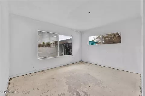 Bedroom - 6877 Pine Ave, Twentynine Palms, CA 92277 photo 6 of 7