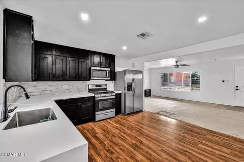 Kitchen - 6877 Pine Ave, Twentynine Palms, CA 92277 photo 2 of 4