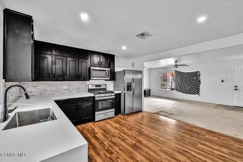 Kitchen - 6877 Pine Ave, Twentynine Palms, CA 92277 photo 4 of 4