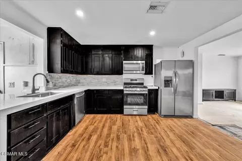 Kitchen - 6877 Pine Ave, Twentynine Palms, CA 92277 photo 1 of 4