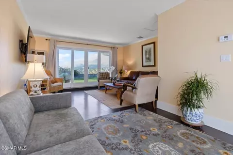Living - 569 3rd St, Fillmore, CA 93015 photo 4 of 6