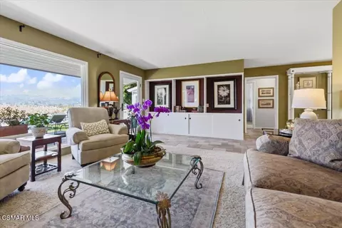 Living - 569 3rd St, Fillmore, CA 93015 photo 2 of 6
