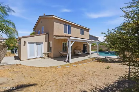 Exterior - 28318 Milbrook Pl, Castaic, CA 91384 photo 4 of 5