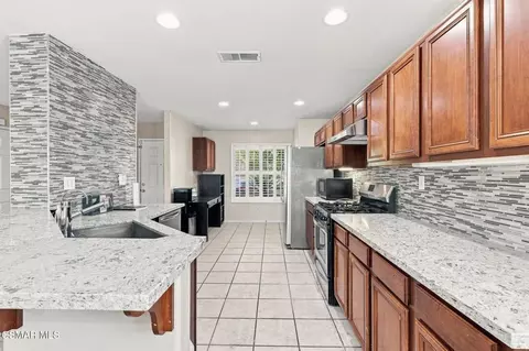 Kitchen - 28318 Milbrook Pl, Castaic, CA 91384 photo 3 of 3