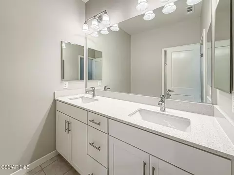 Bath - 1953 Cottage Dr #6, Simi Valley, CA 93065 photo 4 of 5