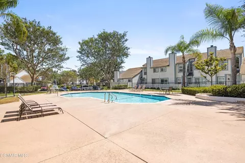 Exterior - 345 Jeremiah Dr #E, Simi Valley, CA 93065 photo 6 of 7