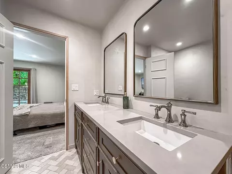 Bath - 2896 Wanda Ave, Simi Valley, CA 93065 photo 4 of 8