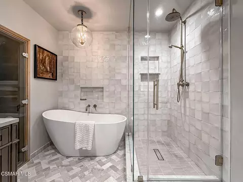 Bath - 2896 Wanda Ave, Simi Valley, CA 93065 photo 6 of 8