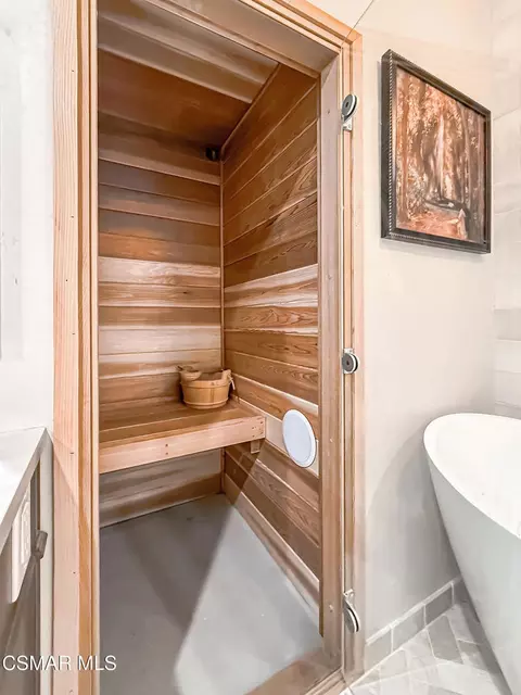 Bath - 2896 Wanda Ave, Simi Valley, CA 93065 photo 8 of 8