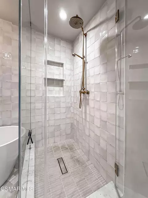 Bath - 2896 Wanda Ave, Simi Valley, CA 93065 photo 5 of 8