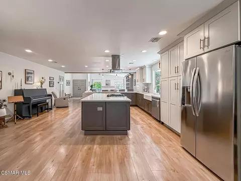 Kitchen - 2896 Wanda Ave, Simi Valley, CA 93065 photo 8 of 9