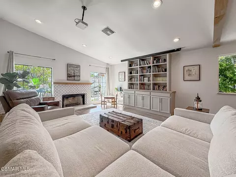 Living - 2896 Wanda Ave, Simi Valley, CA 93065 photo 2 of 2