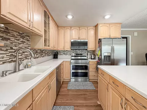 Kitchen - 3977 Bayside St, Simi Valley, CA 93063 photo 5 of 7