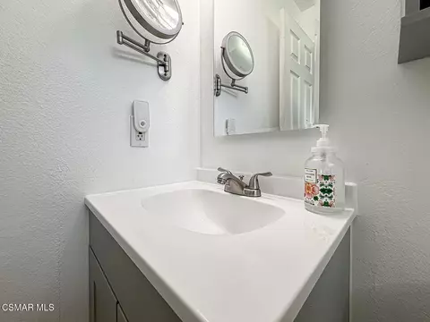 Bath - 3977 Bayside St, Simi Valley, CA 93063 photo 4 of 5