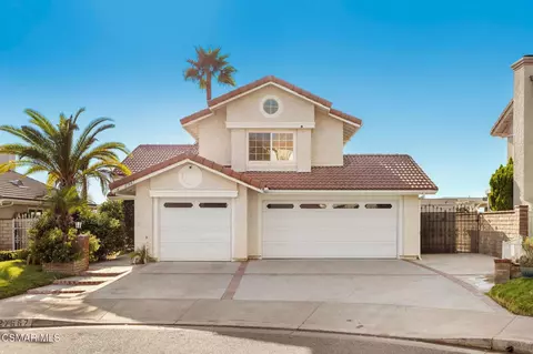Exterior - 27667 Taryn Dr, Saugus, CA 91350 photo 6 of 11