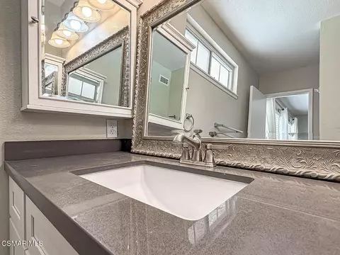 Bath - 22671 Barcotta Dr, Saugus, CA 91350 photo 6 of 6