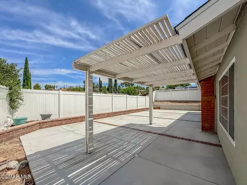 Exterior - 22671 Barcotta Dr, Saugus, CA 91350 photo 4 of 7