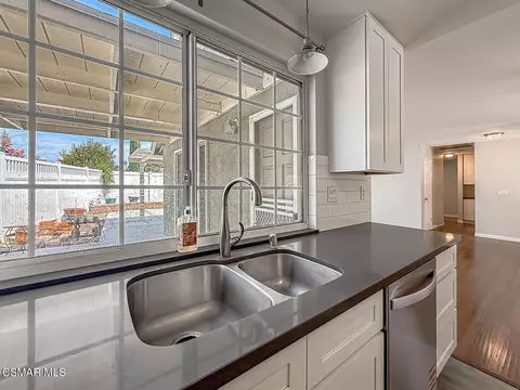 Kitchen - 22671 Barcotta Dr, Saugus, CA 91350 photo 3 of 6