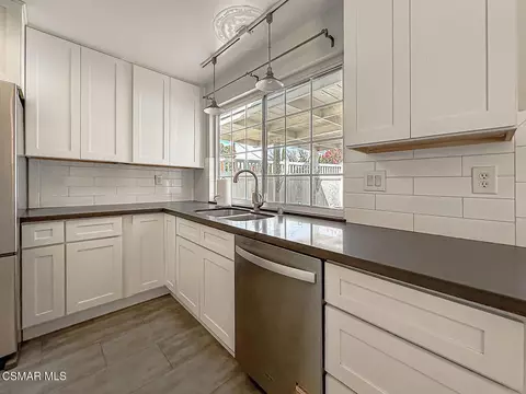 Kitchen - 22671 Barcotta Dr, Saugus, CA 91350 photo 2 of 6