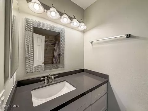 Bath - 22671 Barcotta Dr, Saugus, CA 91350 photo 1 of 6