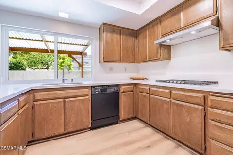 Kitchen - 310 Erica Pl, Oxnard, CA 93036 photo 4 of 5
