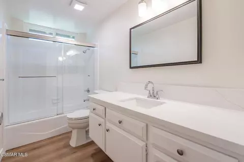 Bath - 310 Erica Pl, Oxnard, CA 93036 photo 2 of 3