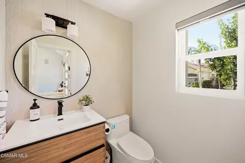 Bath - 5068 Benedict Ct, Oak Park, CA 91377 photo 1 of 5