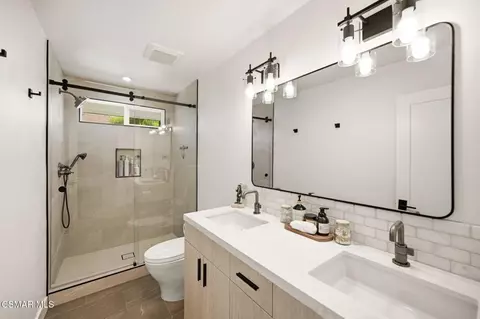 Bath - 5068 Benedict Ct, Oak Park, CA 91377 photo 5 of 5