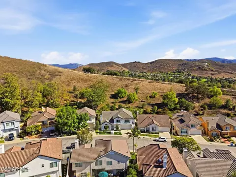 View/Area - 5068 Benedict Ct, Oak Park, CA 91377 photo 3 of 5