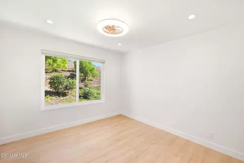 Bedroom - 5068 Benedict Ct, Oak Park, CA 91377 photo 5 of 8