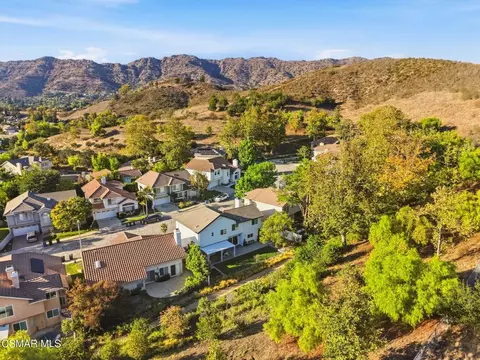 View/Area - 5068 Benedict Ct, Oak Park, CA 91377 photo 1 of 5